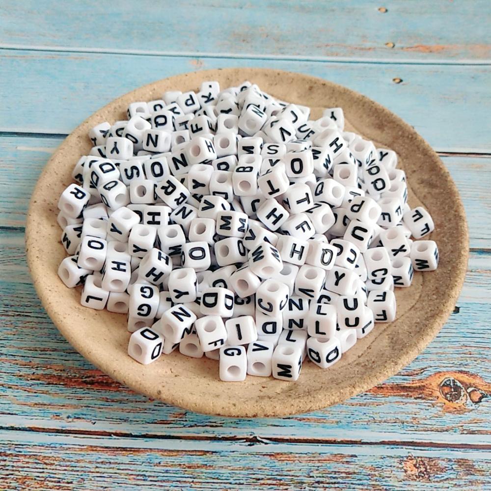 New Arrival Acrylic Letter Beads Cube 8*8MM Plastic Alphabet Beads Single Initial A Printing Sqaure Beads for Knit Bracelet