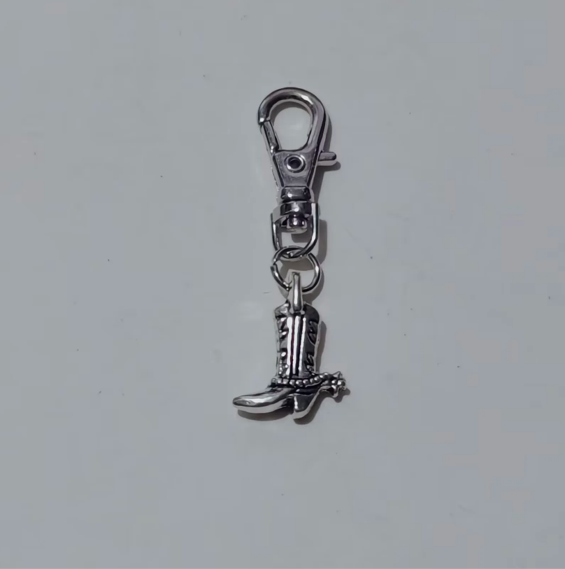 20 PCS Cowboy Hat Boot Horse Rotating Lobster Clasp Cowboy Series Keys Accessories Car Bag Pendant Key Chain Charm unisex