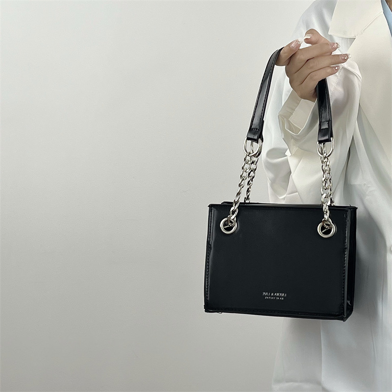 European and American retro small square bag women's new versatile one shoulder princess bag high-end texture niche design simple handbag