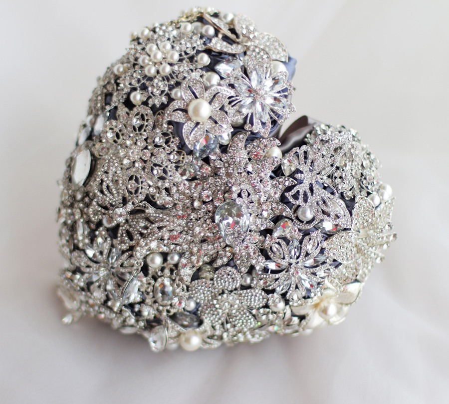 JaneVini Luxury Beaded Heart-shaped Pink Wedding Bouquets Sparkling Rhinestone Crystal Handmade Bridal Flowers Ramos De Flores