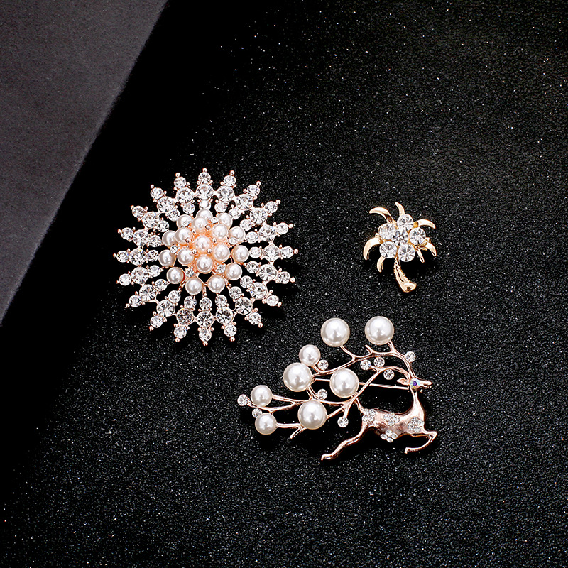 Women Flower Large Brooches Lady Rhinestone Pearl Corsage Brooch Girl Trendy Luxury Jewelry Best Gift Pins Jewelry Accessorises