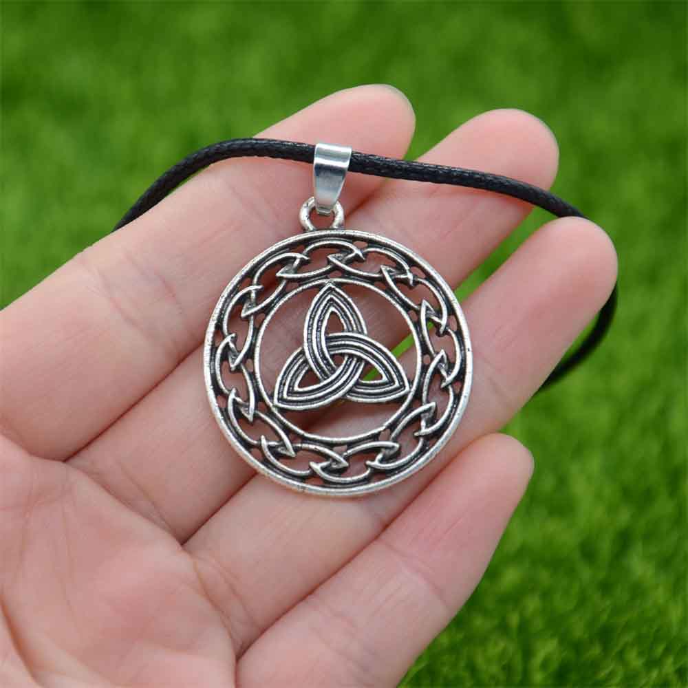 Nostalgia Irish Knots Trinity Symbol Knot Unique Triquetra Amulet Sacred Geometry Ethnic Necklace