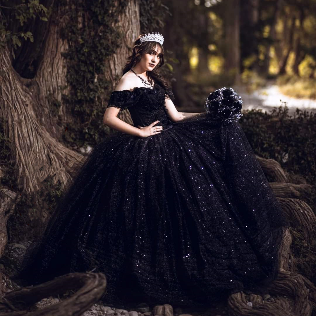 Vintage Black Quinceanera Dresses Off The Shoulder Sparkly Sequins Tulle Ball Gown Prom Party Sweet 15 Dress Sweetheart Corset Plus Size Vestido De No