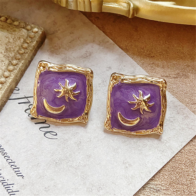 HUANZHI 2021 Vintage Geometric Simple Purple Carved Round Flower Pearl Colorful Enamel Metal Stud Earring for Women Jewelry