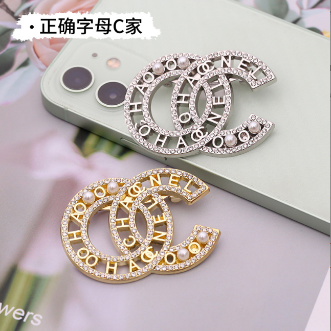 s Designer Letters Brooch Women Crystal Rhie Pearl Broo Temperament Ladies Party Jewelry Accessories 20style