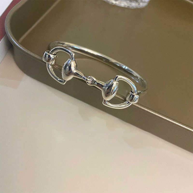 Charm Bracelets Bangle Wholesale European Fashion Horse Snaffle Bit Easy Hook Clasp Charm Bracelet Bangle Promotional Gifts z240704