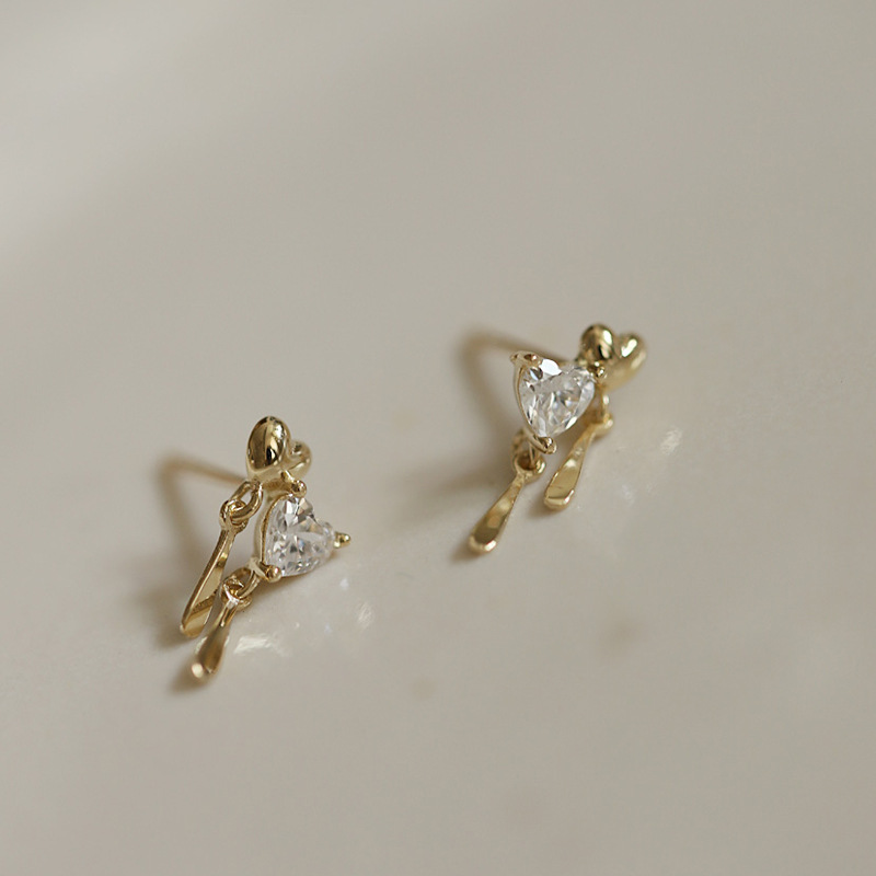 925 Sterling Silver French Simple Heart Crystal Earrings Women Light Luxury Temperament Wedding Jewelry Gift