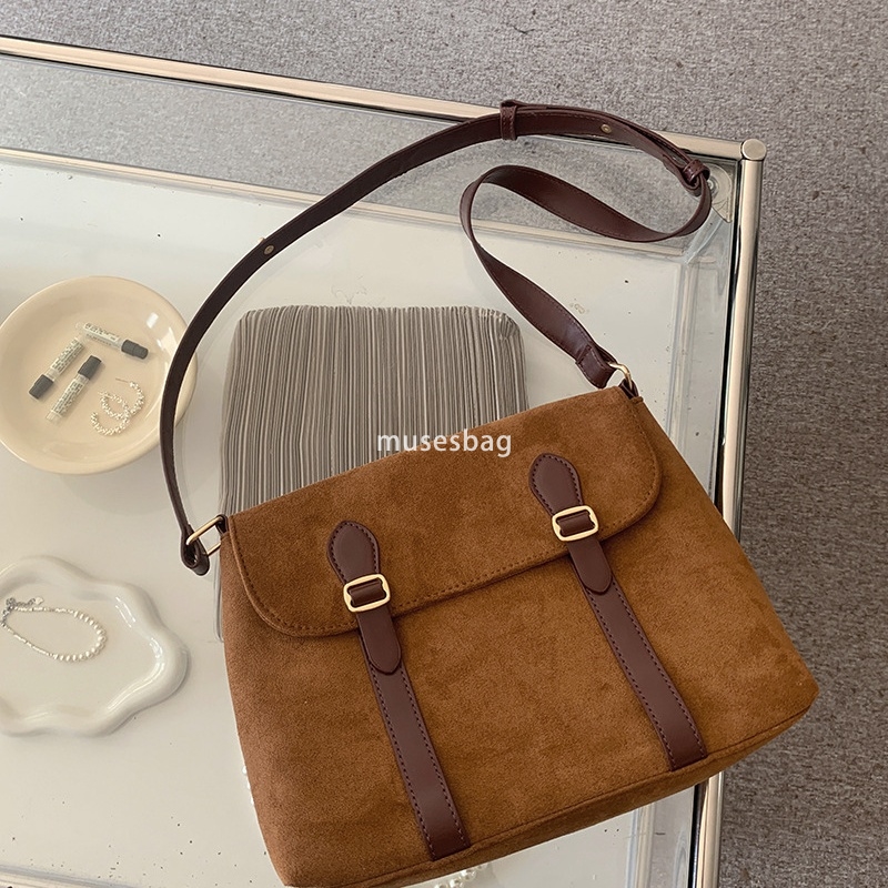 Women bag with Korean niche design frosted retro single shoulder diagonal cross messenger bag autumn and winter large capacity underarm bag