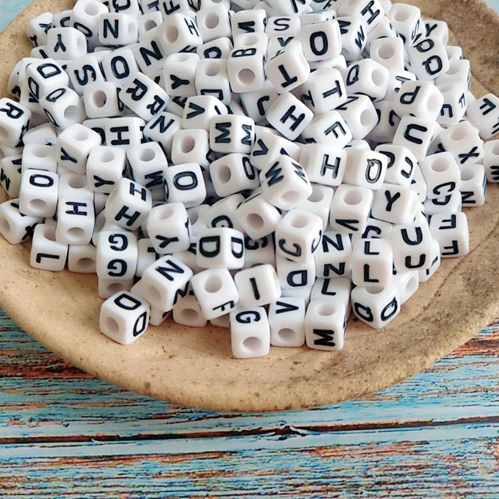 New Arrival Acrylic Letter Beads Cube 8*8MM Plastic Alphabet Beads Single Initial A Printing Sqaure Beads for Knit Bracelet