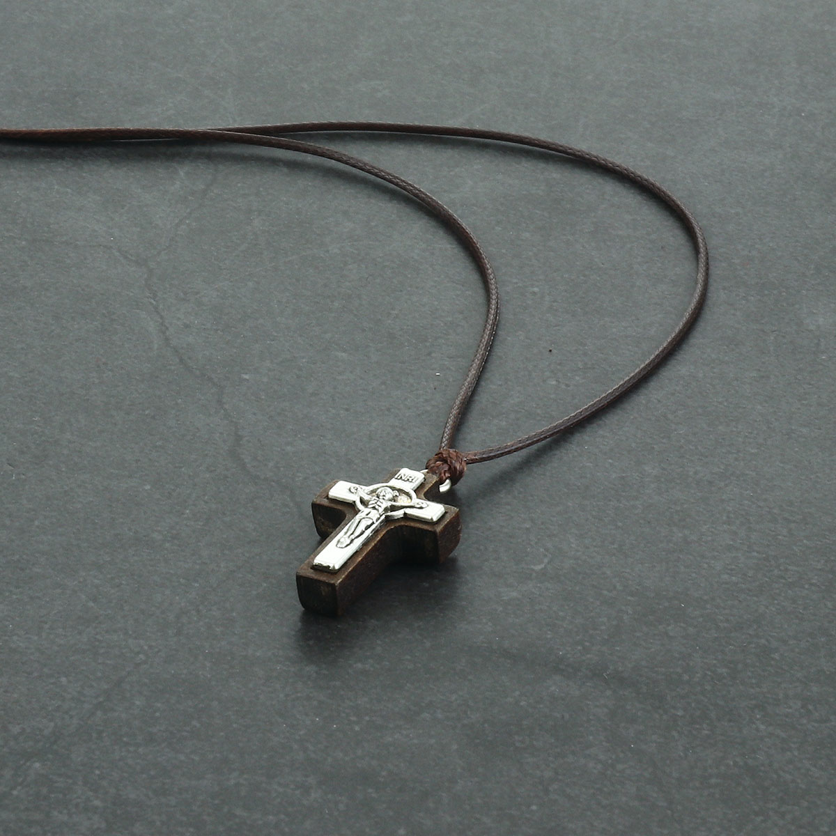 Catholic INRI Crucifix Necklace for Men Religious Small Wood Cross Necklace Pendant Jewelry Adjustable Rope Chains NC219