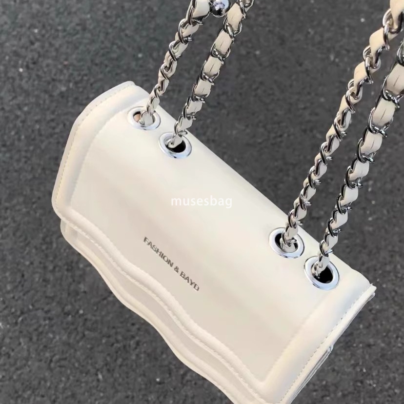 Korean version high-quality handbag for women new autumn and winter fashion high-end texture niche wave chain small square bag single shoulder crossbo