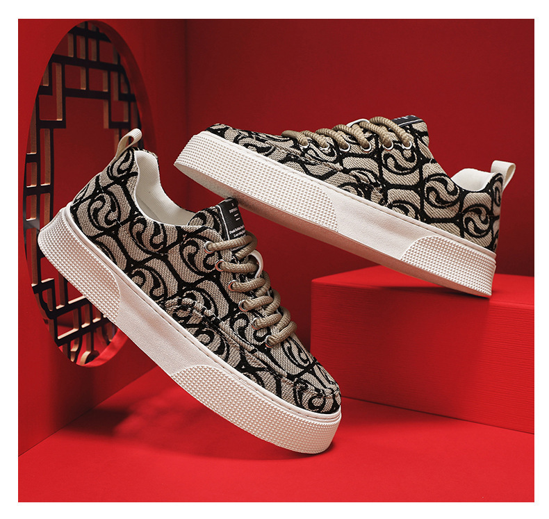 Men's Board New Printed Embroidered Fabric Surface Casual Low cut Soft Sole Trendy Sports Shoes for Men