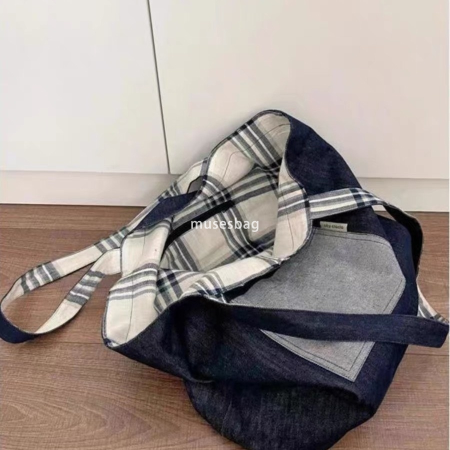 A niche design Korean trendy new denim plaid patchwork double-sided tote shoulder bag with minimalist ins versatile large capacity handbag