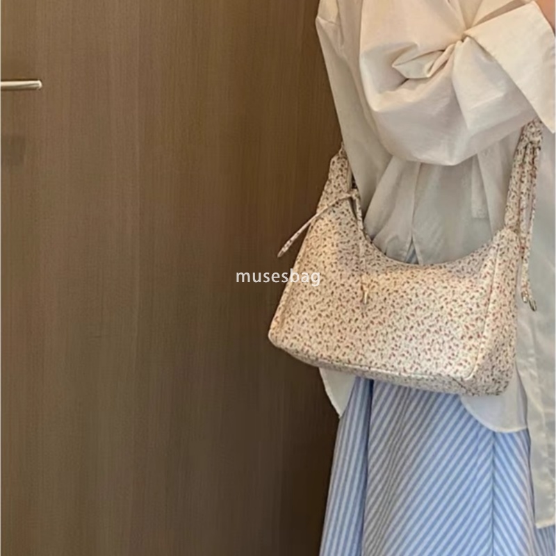 Niche Design Instagram Spring/Summer Folded Flower Crossbody Bag New Niche Design Large Capacity Shoulder Bag Sweet Drawstring Commuter Bag