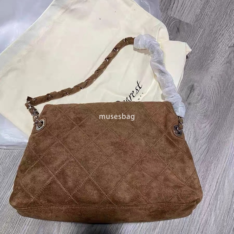 Korean style commuting versatile medieval suede shoulder bag for women's autumn and winter new high-capacity diamond grid chain underarm bag