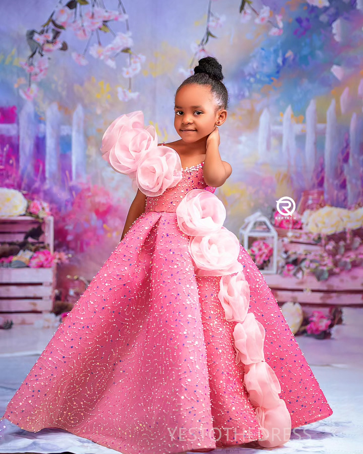 2024 Pink Little Girls Birthday Dress Flower Girl Dresses Communion Gowns Spaghetti Straps Sequined Lace Hand Made Flowers Pearl Tiered Marriage Dress