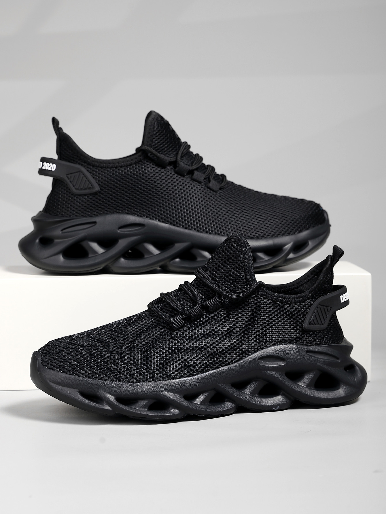 New Casual 2024 Fashion Men's Shoes New Young Men's Casual Mesh Sports Shoes Running Daddy Tide Shoes