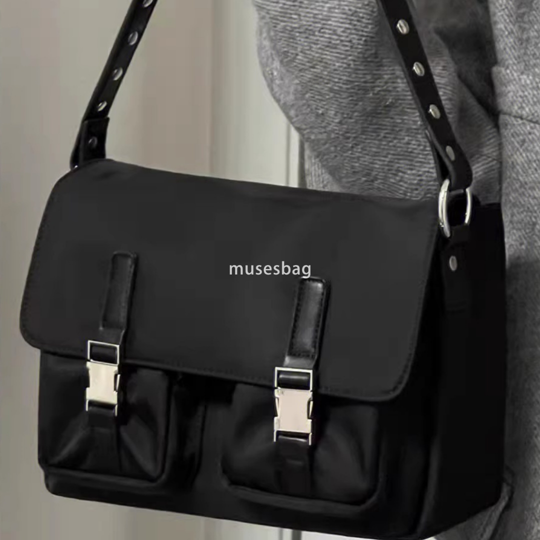 Niche Design Instagram Style Casual Versatile Men's and Women's Universal Handheld Motorcycle Mailman Bag Fashionable One Shoulder Workwear 