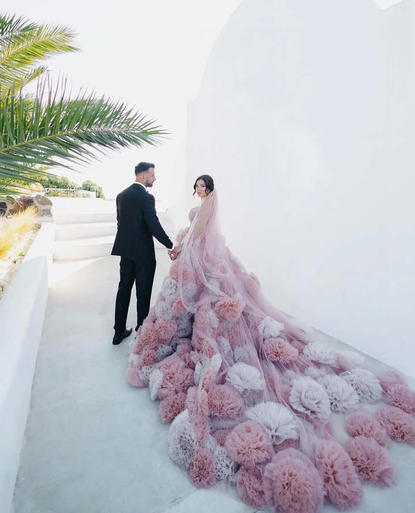 Charming Cloud Ball Bridal Gown Hand Ruffled Wers Wedding Party Dresses Bride Dress Vestidos De Novia 0218