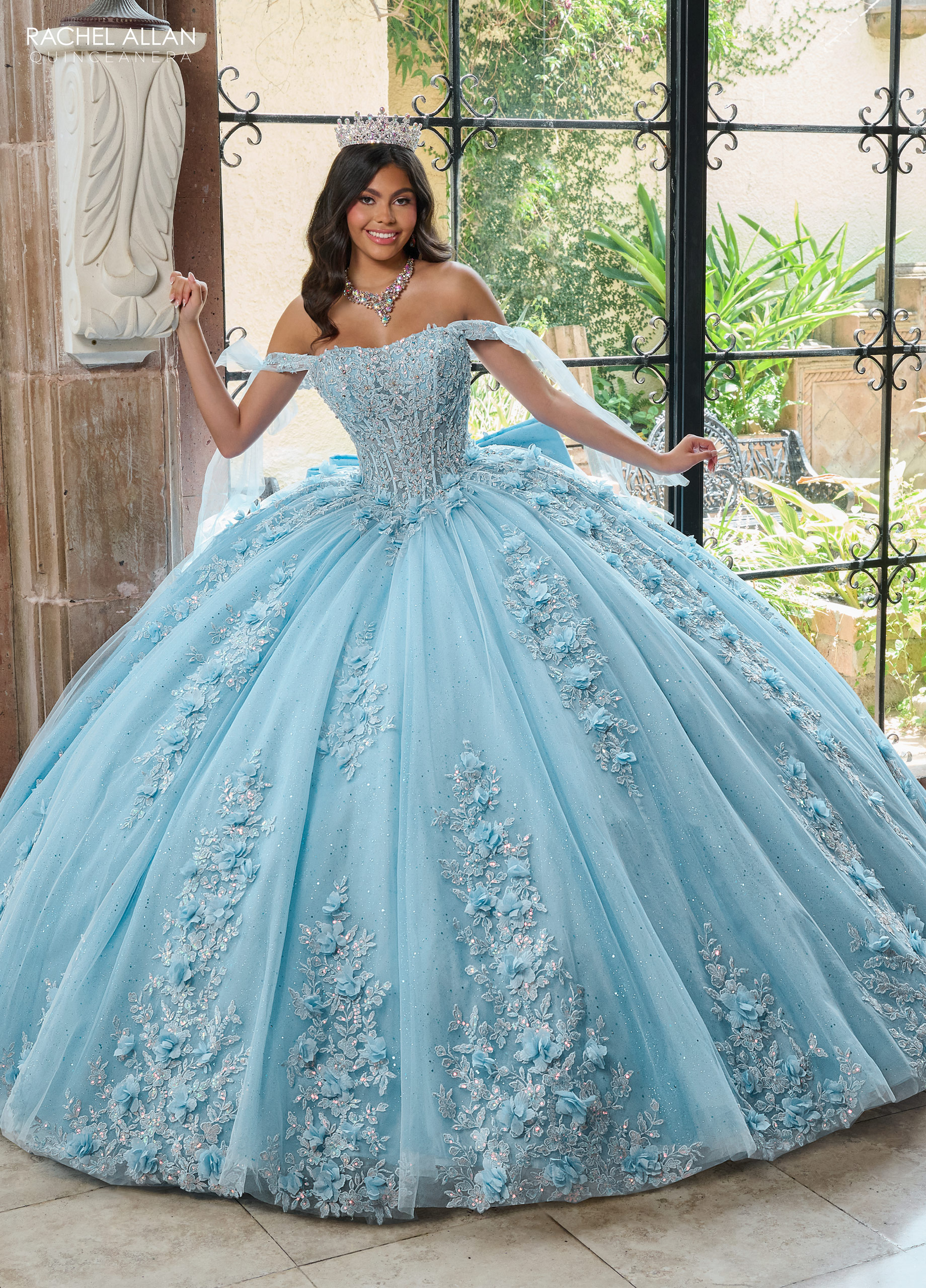 Designer Lace Ball Gown Quinceanera Dresses Sequined Appliqued Prom Gowns Beaded Off The Shoulder Necke Sixteen Sweet 15 Masquerade Dress