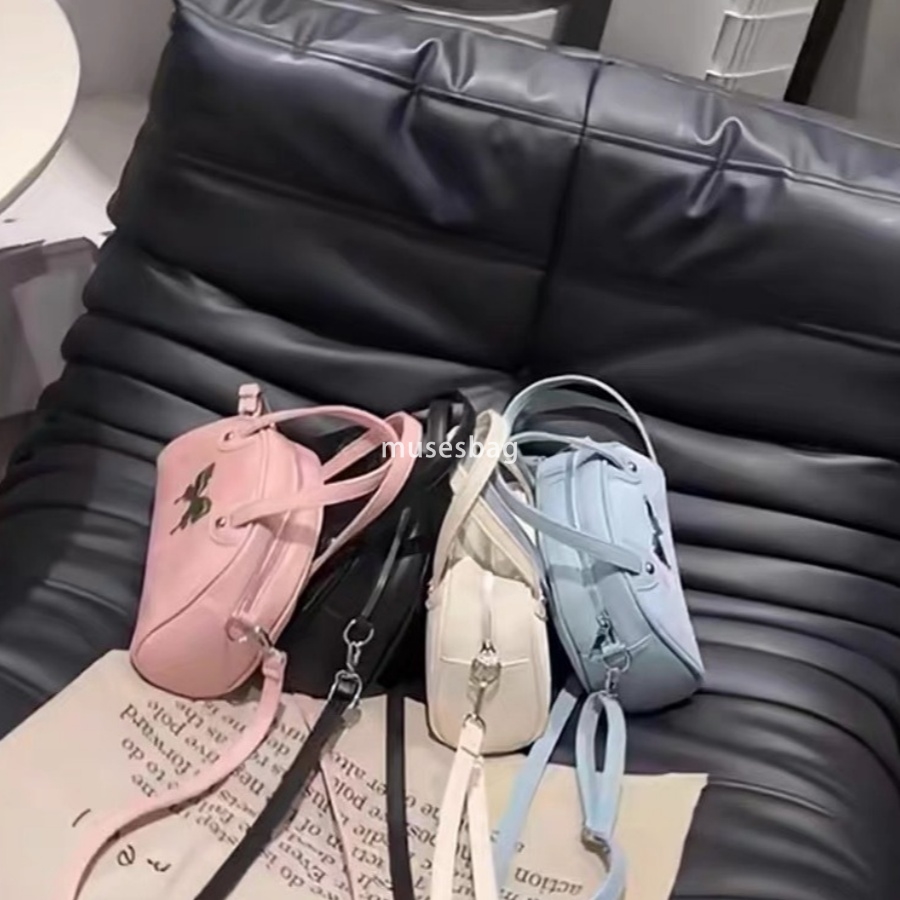 Street trend niche design high-quality soft leather bag women's new cute butterfly design Boston bag high-end feel handheld commuting diagonal cr