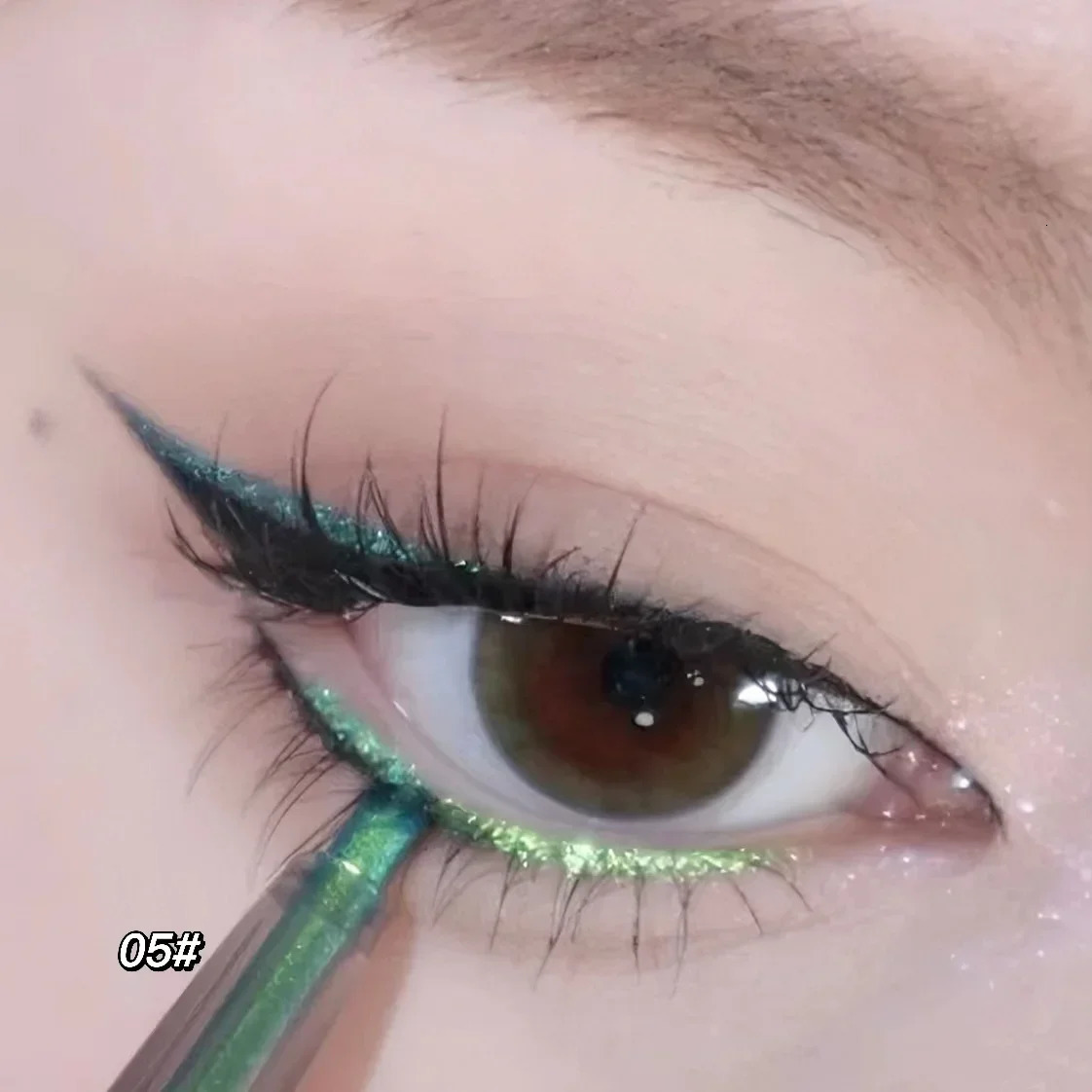 Chameleon Eye Shadow Eyeliner Pencil Shiny Pearlescent Silkworm Eyeshadow Stick Lasting Waterproof and Eye Cosmetics 240624