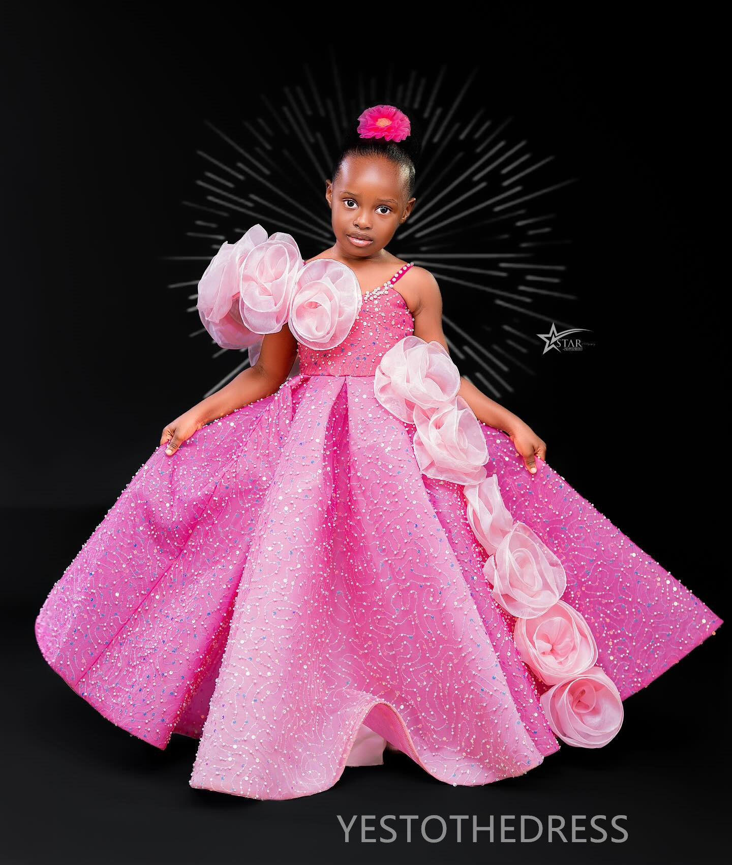 2024 Pink Little Girls Birthday Dress Flower Girl Dresses Communion Gowns Spaghetti Straps Sequined Lace Hand Made Flowers Pearl Tiered Marriage Dress