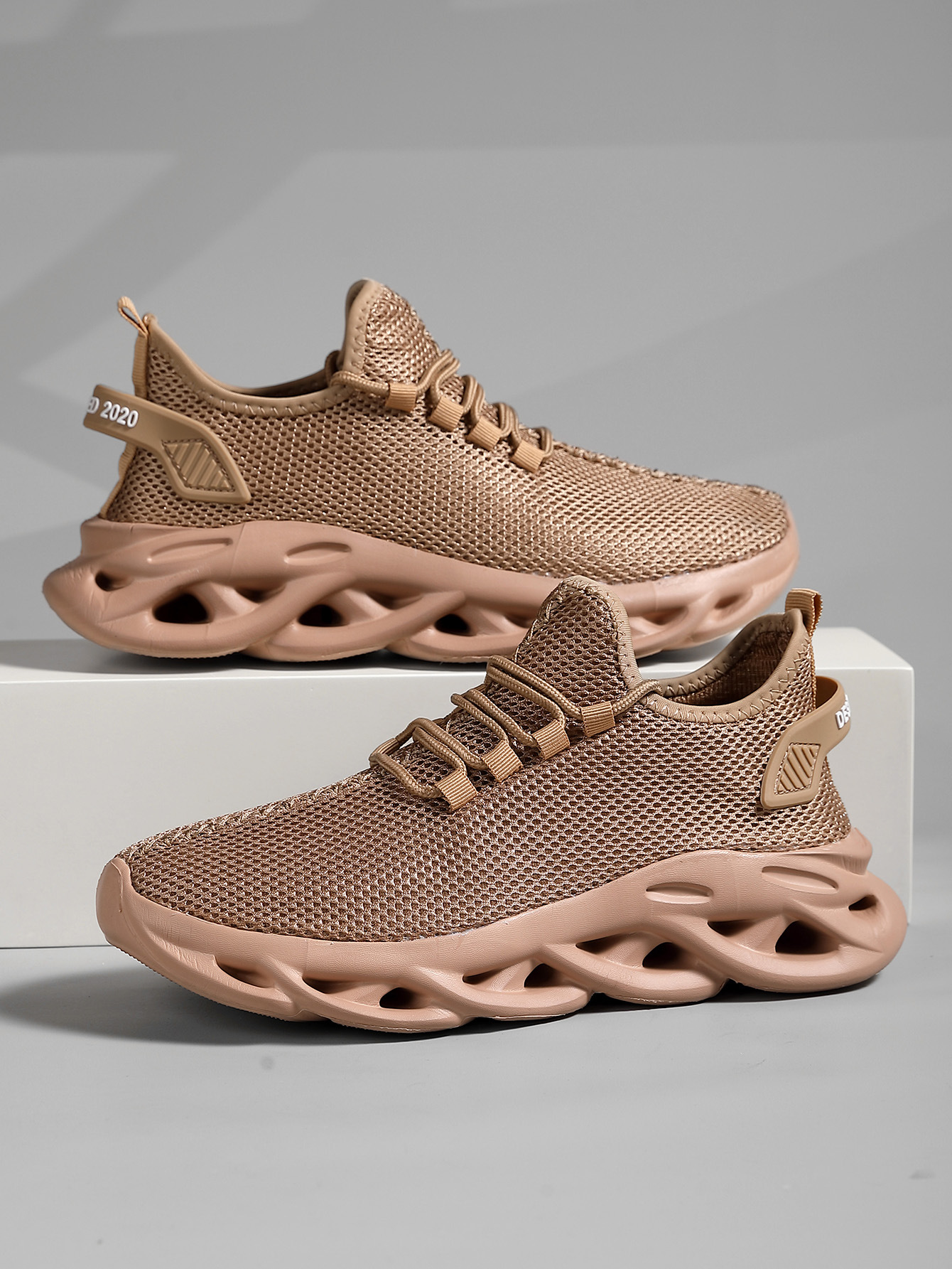 New Casual 2024 Fashion Men's Shoes New Young Men's Casual Mesh Sports Shoes Running Daddy Tide Shoes