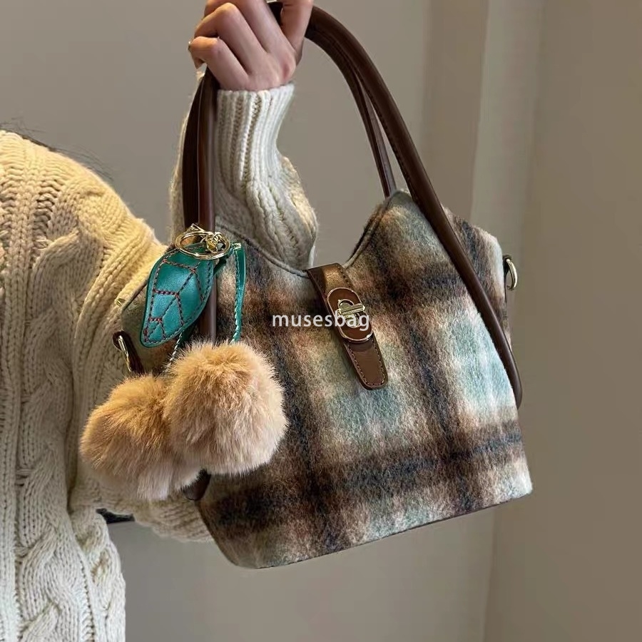 Cherry Blossom Garden Small Handheld Bag Autumn and Winter Woven Small Tote Bag High end Plaid Pattern Single Shoulder Cross Shoulder Vegetable Basket