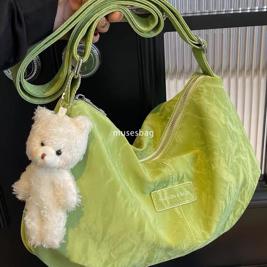 Luxury velvet forest style versatile tote bag for women with large capacity student party shoulder bag niche commuting handbag