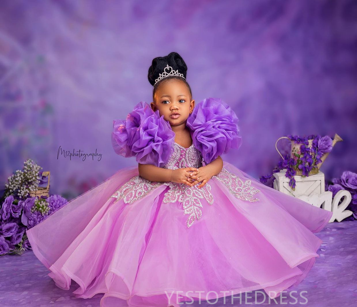 2024 Purple Little Girls Birthday Dress Flower Girl Dresses Communion Gowns Cap Pleated Sleeves Appliqued Beaded Lace Pearls Tiered Marriage Dress for