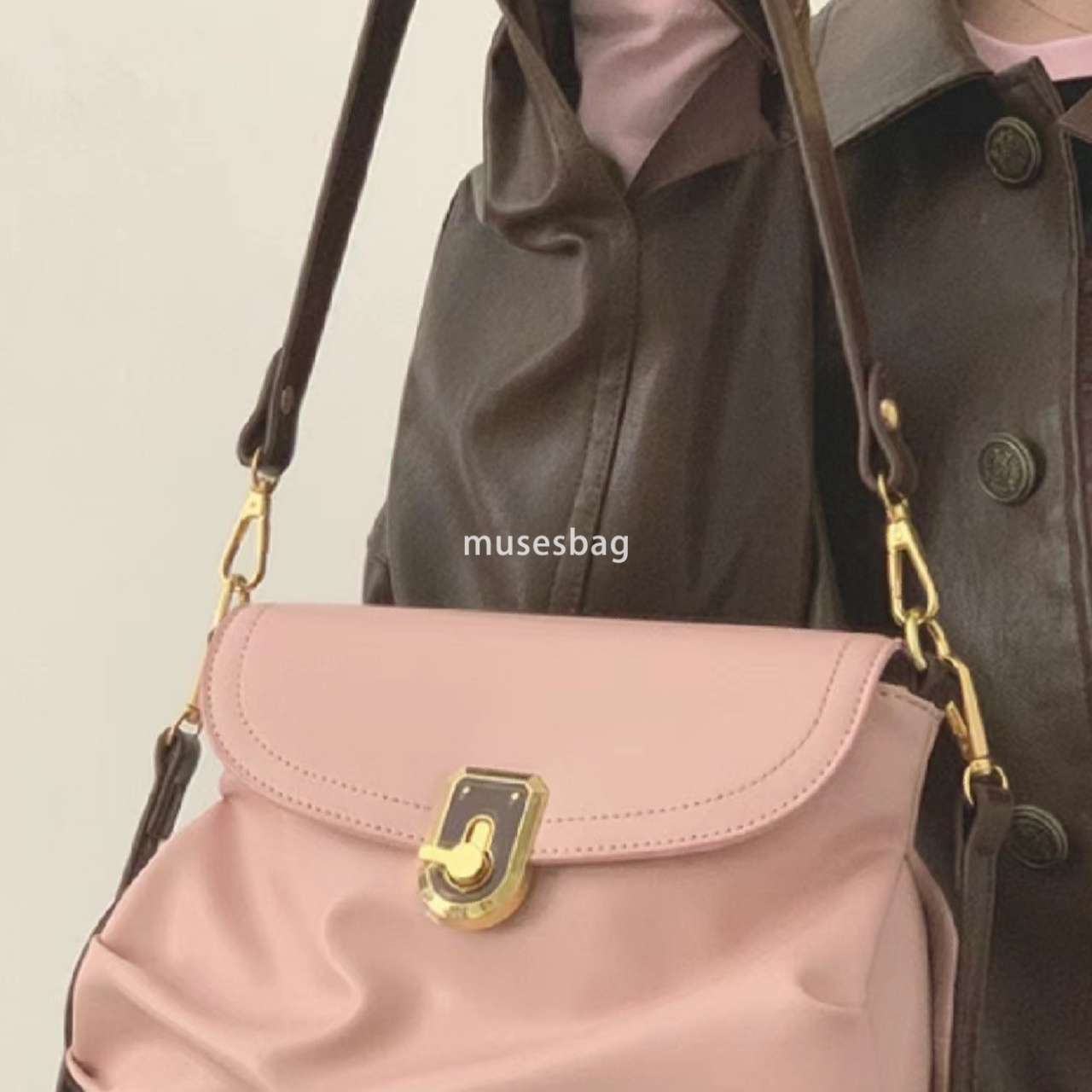Korean Instagram niche design street trend fashion handbag underarm bag new niche pleated style texture versatile fashion one shoulder crossbody