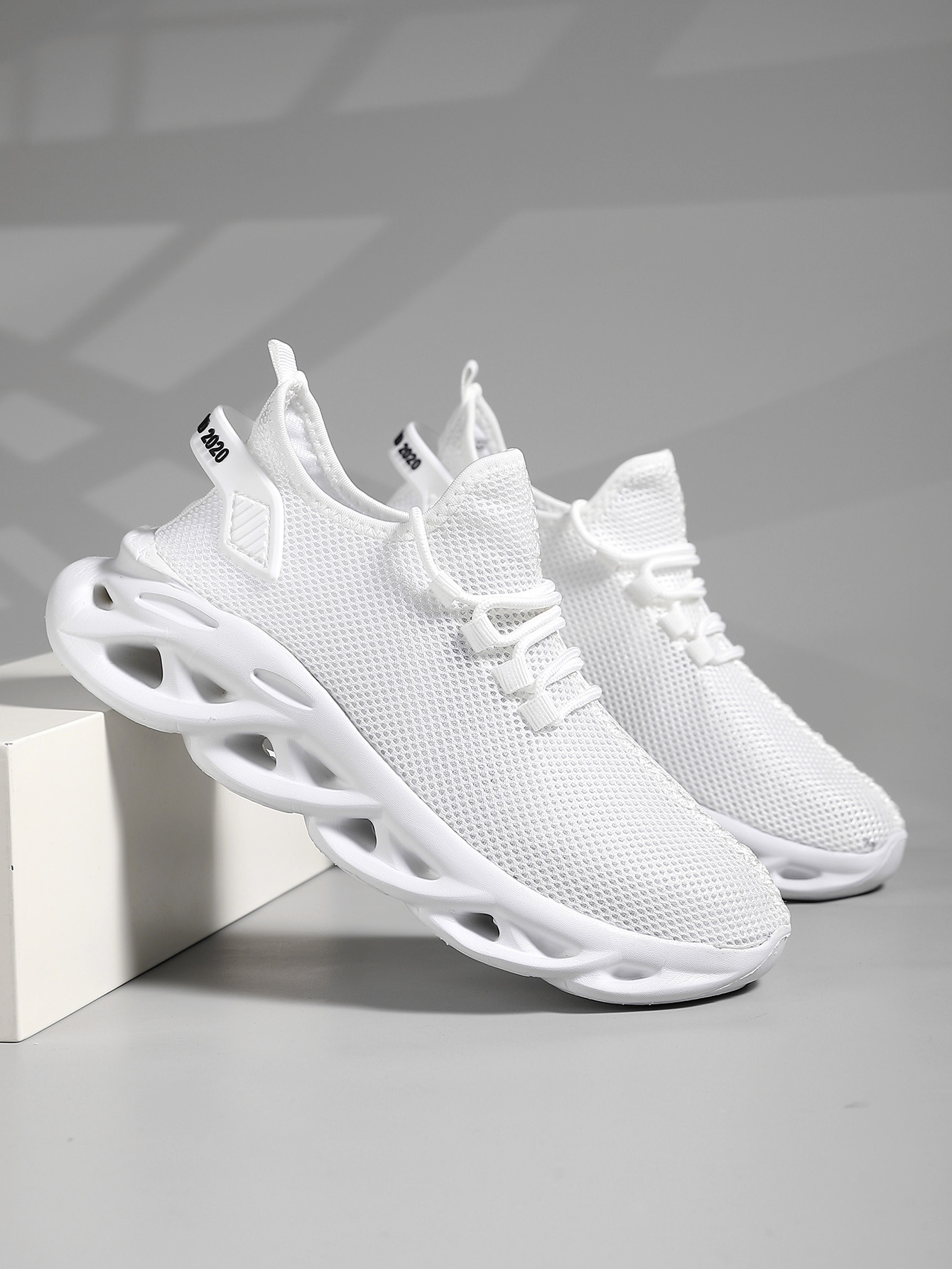 New Casual 2024 Fashion Men's Shoes New Young Men's Casual Mesh Sports Shoes Running Daddy Tide Shoes