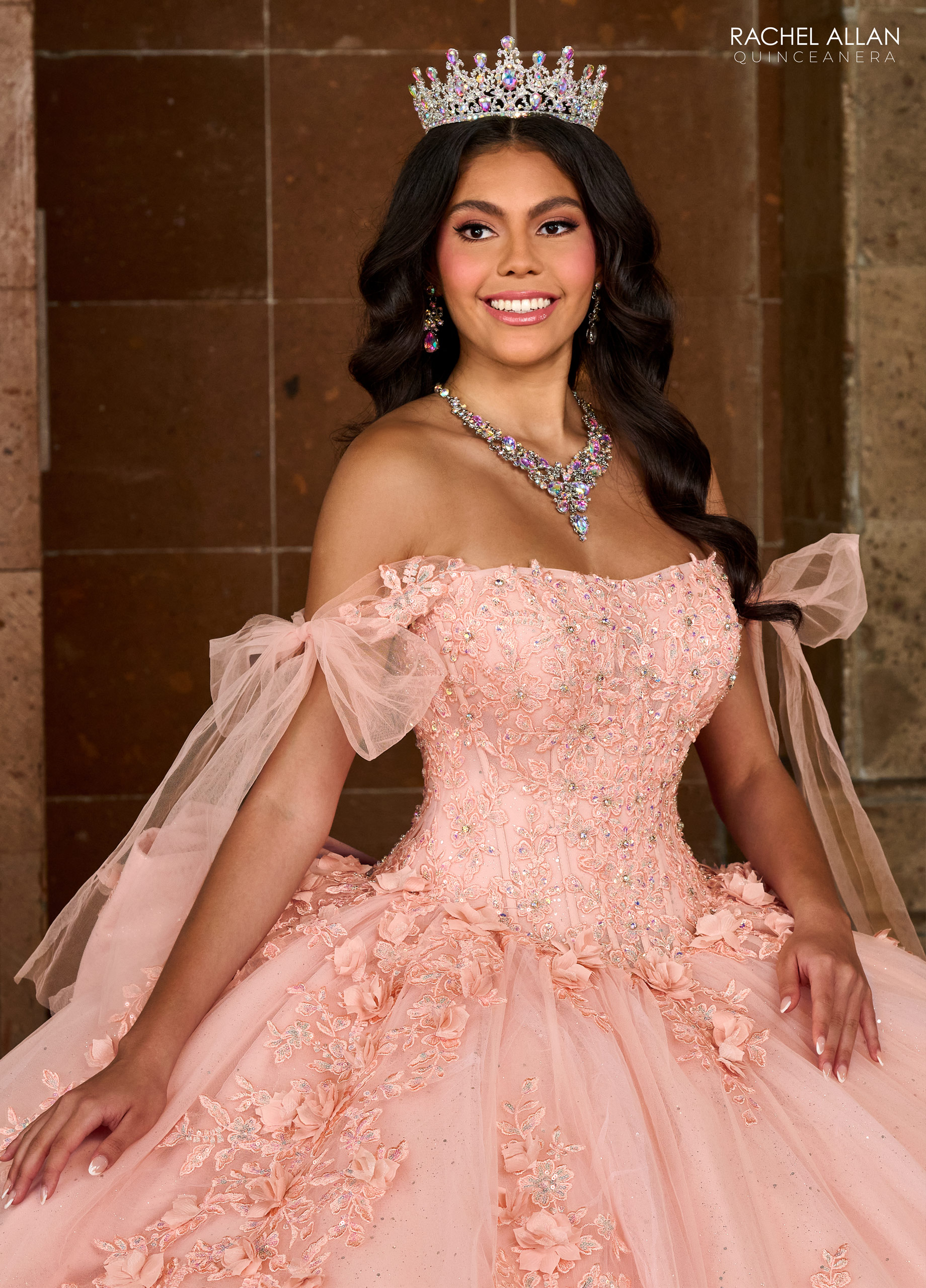 Designer Lace Ball Gown Quinceanera Dresses Sequined Appliqued Prom Gowns Beaded Off The Shoulder Necke Sixteen Sweet 15 Masquerade Dress