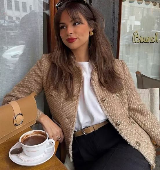 Elegant Women Camel Tweed 2024 Spring Long Sleeve Button Frayed Jacket Female Fashion O-neck Pocket Short Tassel Coats f6.25#83