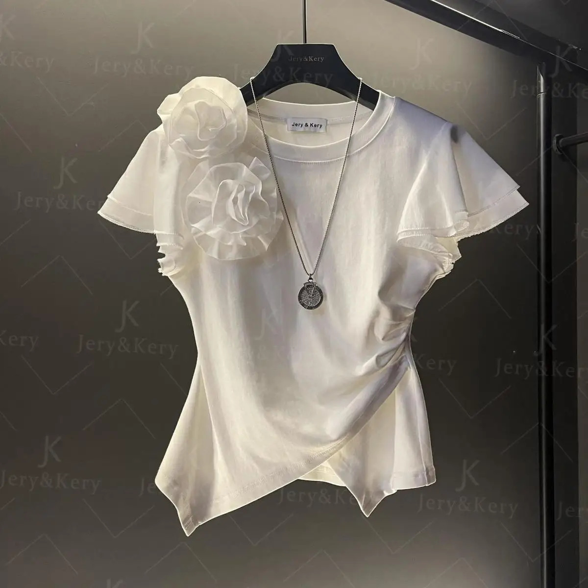 Solid Color Irregular Folded 3D Flower Short Sleeve Tshirt for Women Summer Fashion Versatile Loose White Tshirts Top 240625