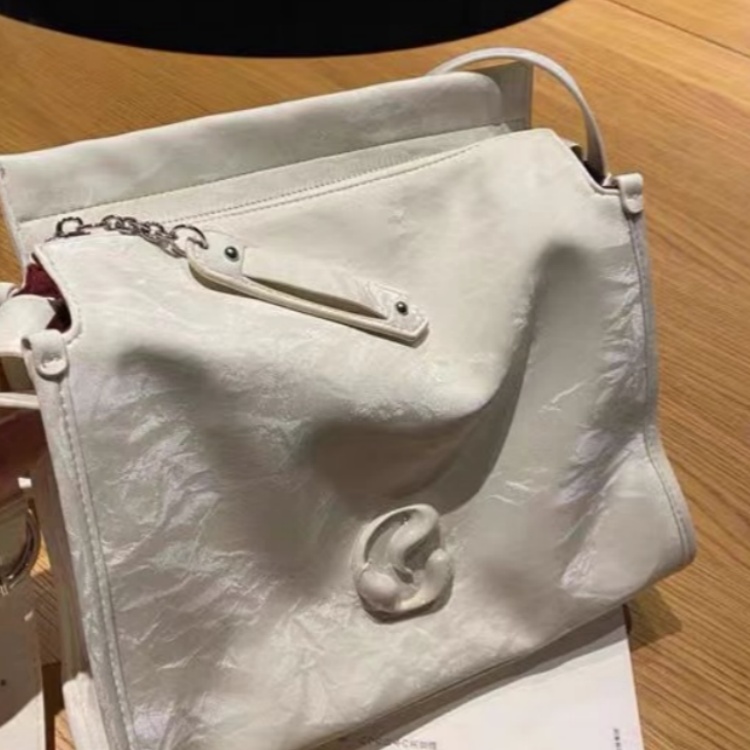 Small and high-end commuting underarm bag for women in early autumn new waste soil bag exquisite and versatile one shoulder diagonal cross bag