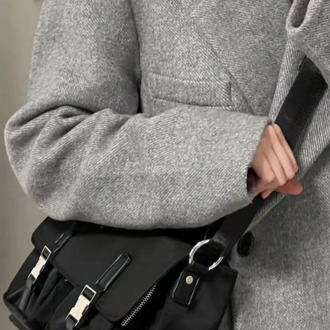 Niche Design Instagram Style Casual Versatile Men's and Women's Universal Handheld Motorcycle Mailman Bag Fashionable One Shoulder Workwear 