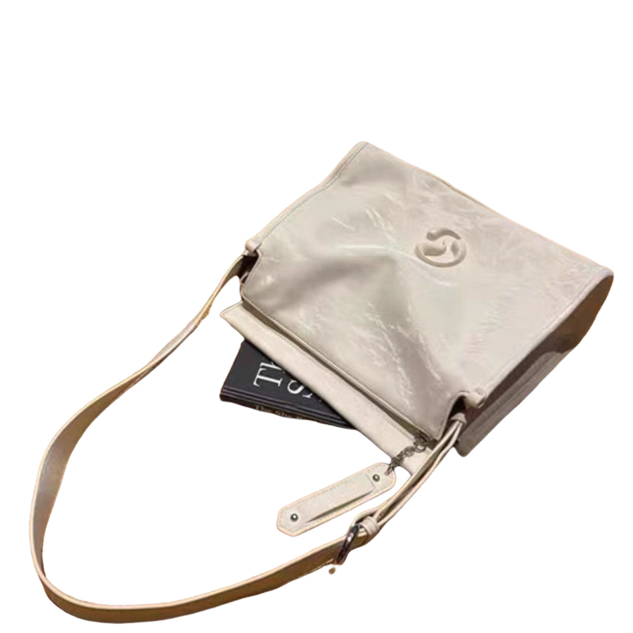 Small and high-end commuting underarm bag for women in early autumn new waste soil bag exquisite and versatile one shoulder diagonal cross bag
