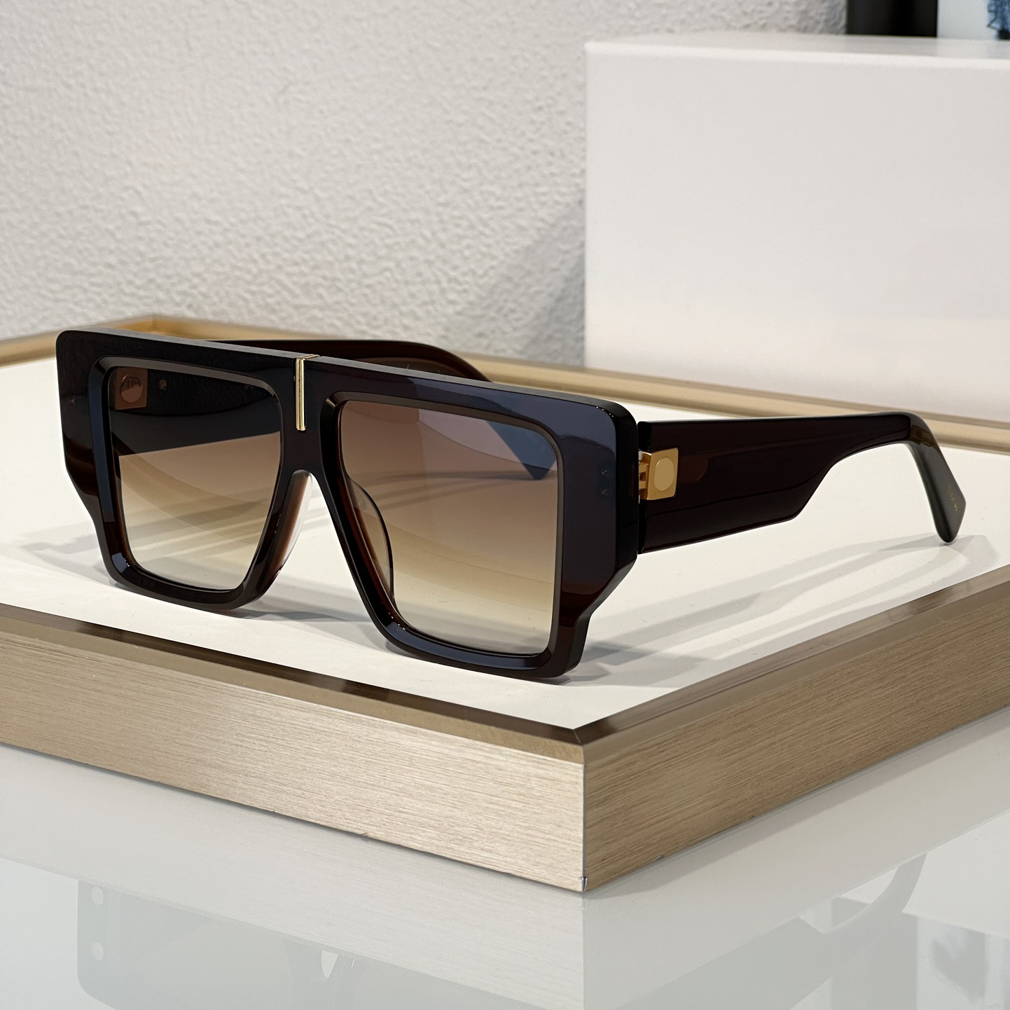 Sunglasses For Men and Women Popular 144 B-GRAND Designer Outdoor Fashion Summer Catwalk Beach Style Anti-Ultraviolet UV400 Square Full Frame Glasses Random Box