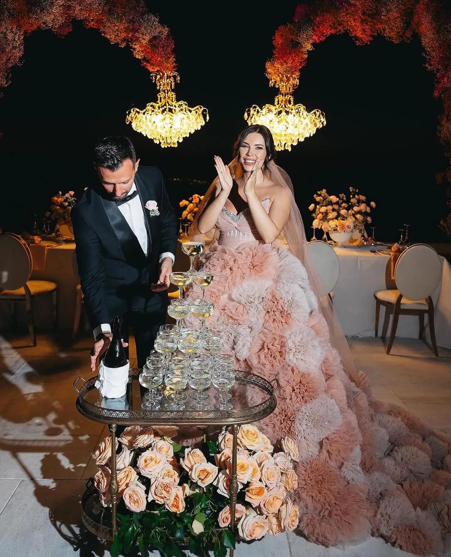 Charming Cloud Ball Bridal Gown Hand Ruffled Wers Wedding Party Dresses Bride Dress Vestidos De Novia 0218