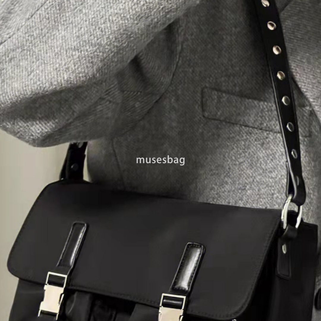 Niche Design Instagram Style Casual Versatile Men's and Women's Universal Handheld Motorcycle Mailman Bag Fashionable One Shoulder Workwear 