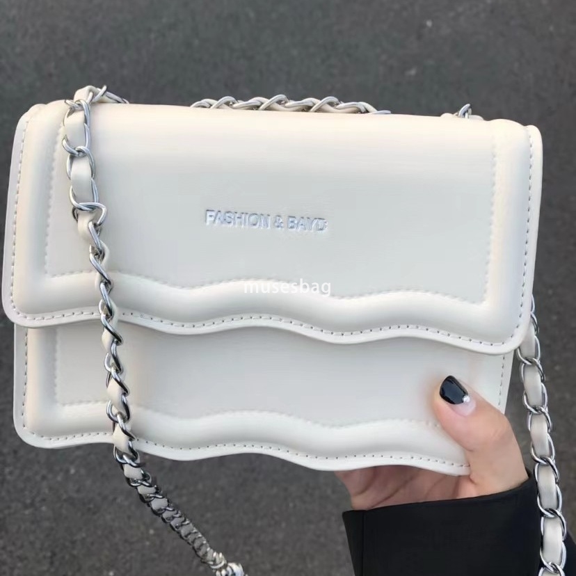 Korean version high-quality handbag for women new autumn and winter fashion high-end texture niche wave chain small square bag single shoulder crossbo