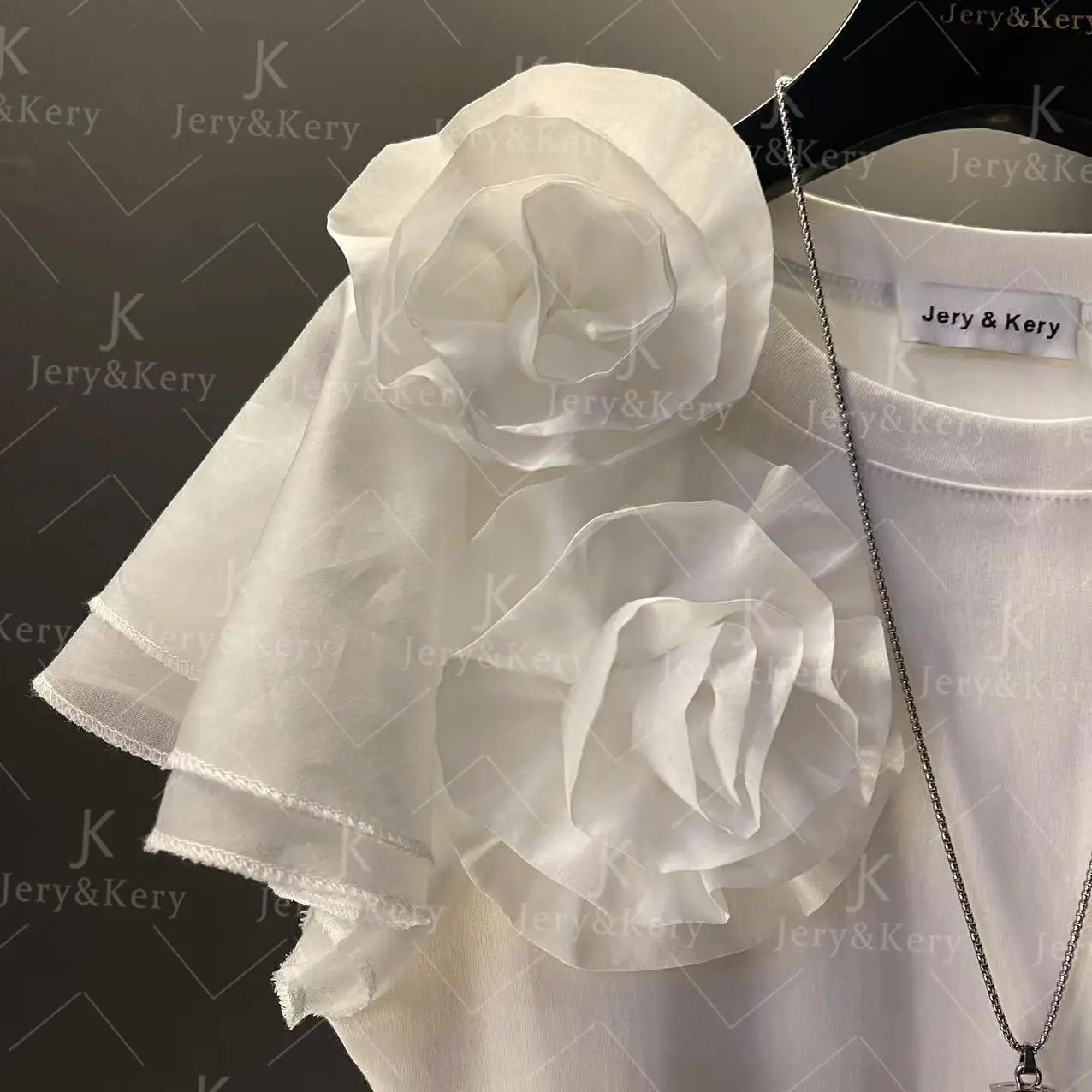 Solid Color Irregular Folded 3D Flower Short Sleeve Tshirt for Women Summer Fashion Versatile Loose White Tshirts Top 240625