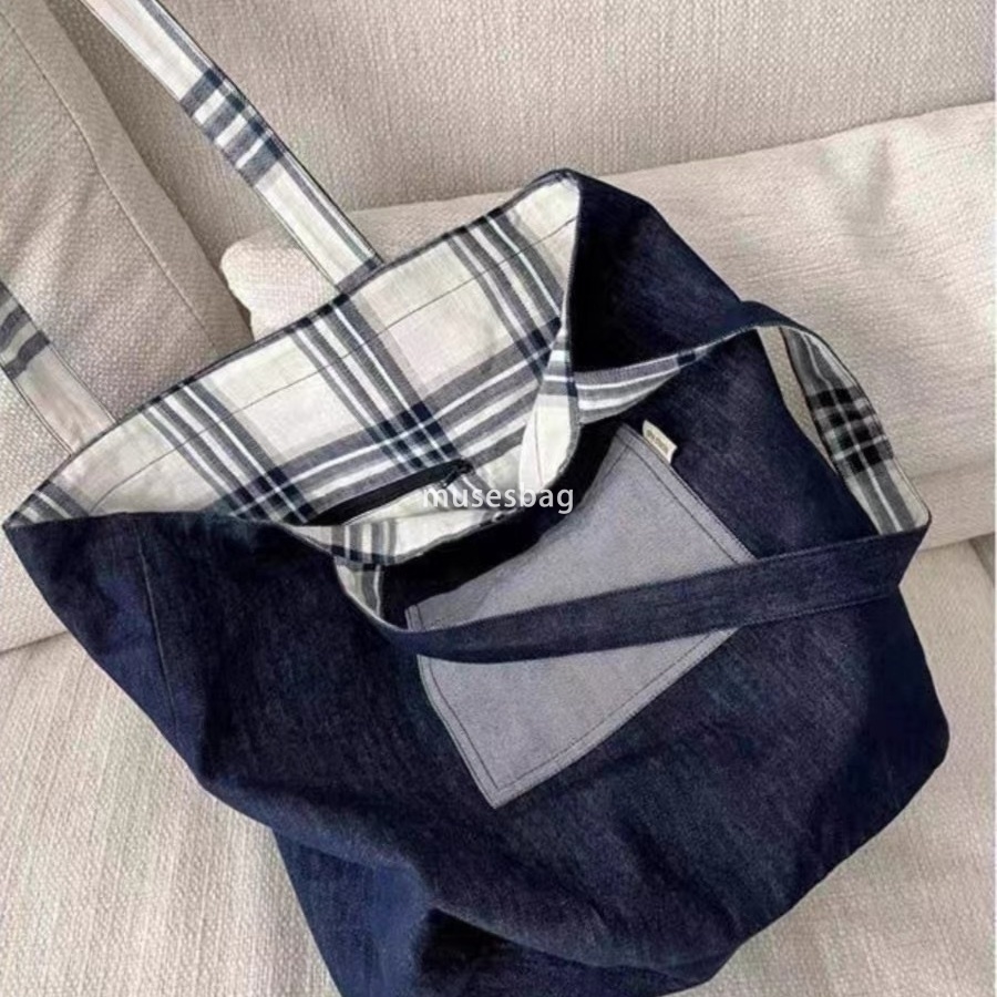 A niche design Korean trendy new denim plaid patchwork double-sided tote shoulder bag with minimalist ins versatile large capacity handbag