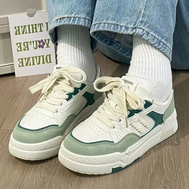 Women Vulcanize Shoes Flat Lace-up Sneakers Outdoors Non-slip Casual Comfortable Female Sports Platform Shoes Zapatillas Mujer 240626
