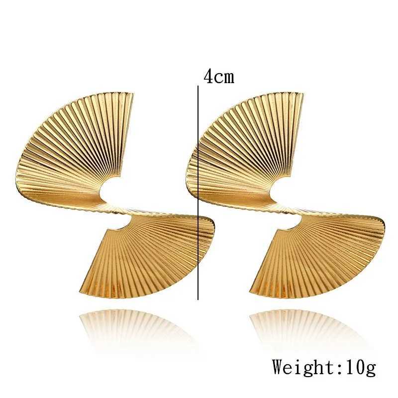 Ear Cuff New Irregular Geometric Spiral Earring for Women Exaggerated Metal Stud Earring Punk Style Fashion Jewelry Statement Earring