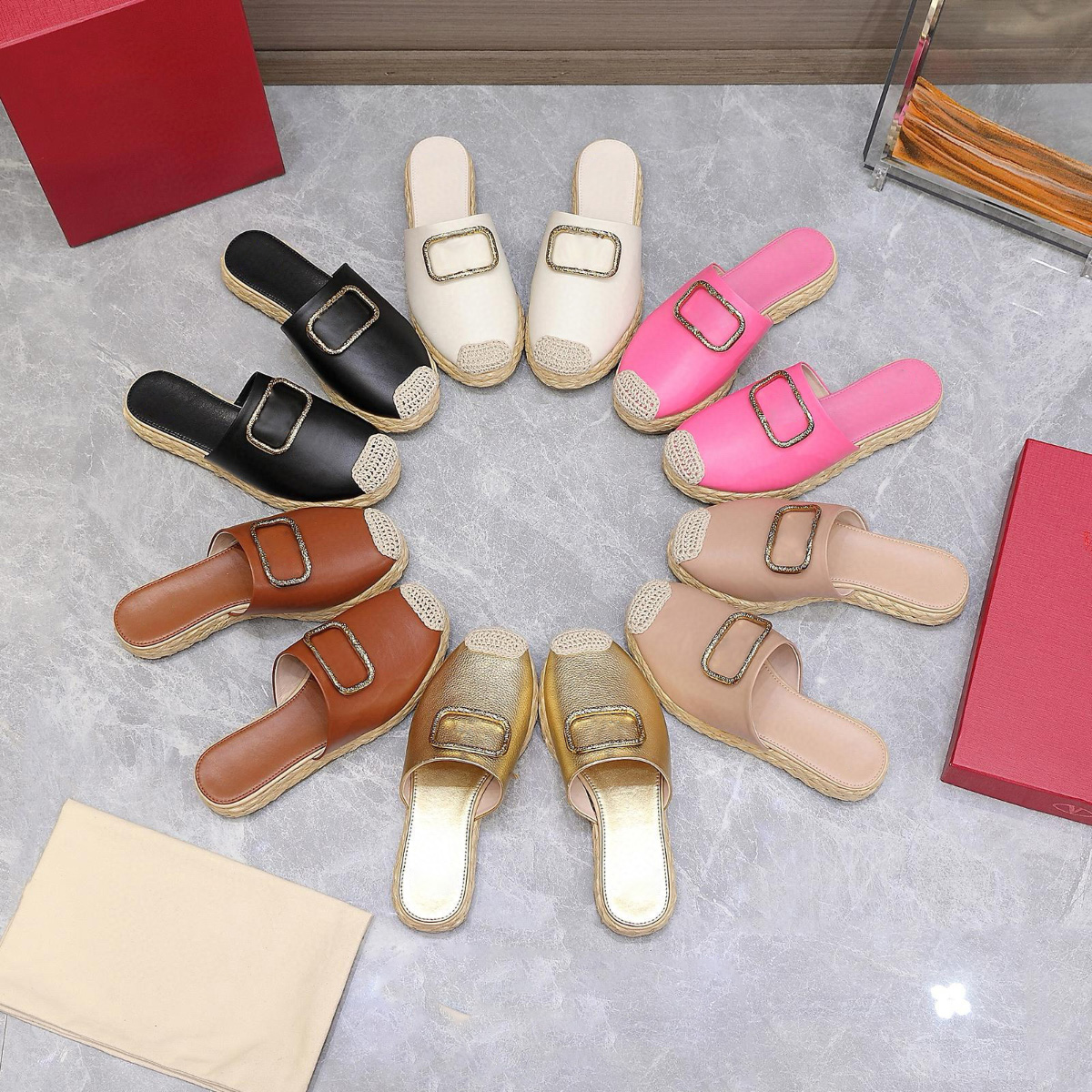 En cuir Espadrilles Mules Slippers Luxe Holiday Style Slip-On Clog Beach Chaussures Rounds Toes Fermed Flats Casual For Women Luxury Designers Ch