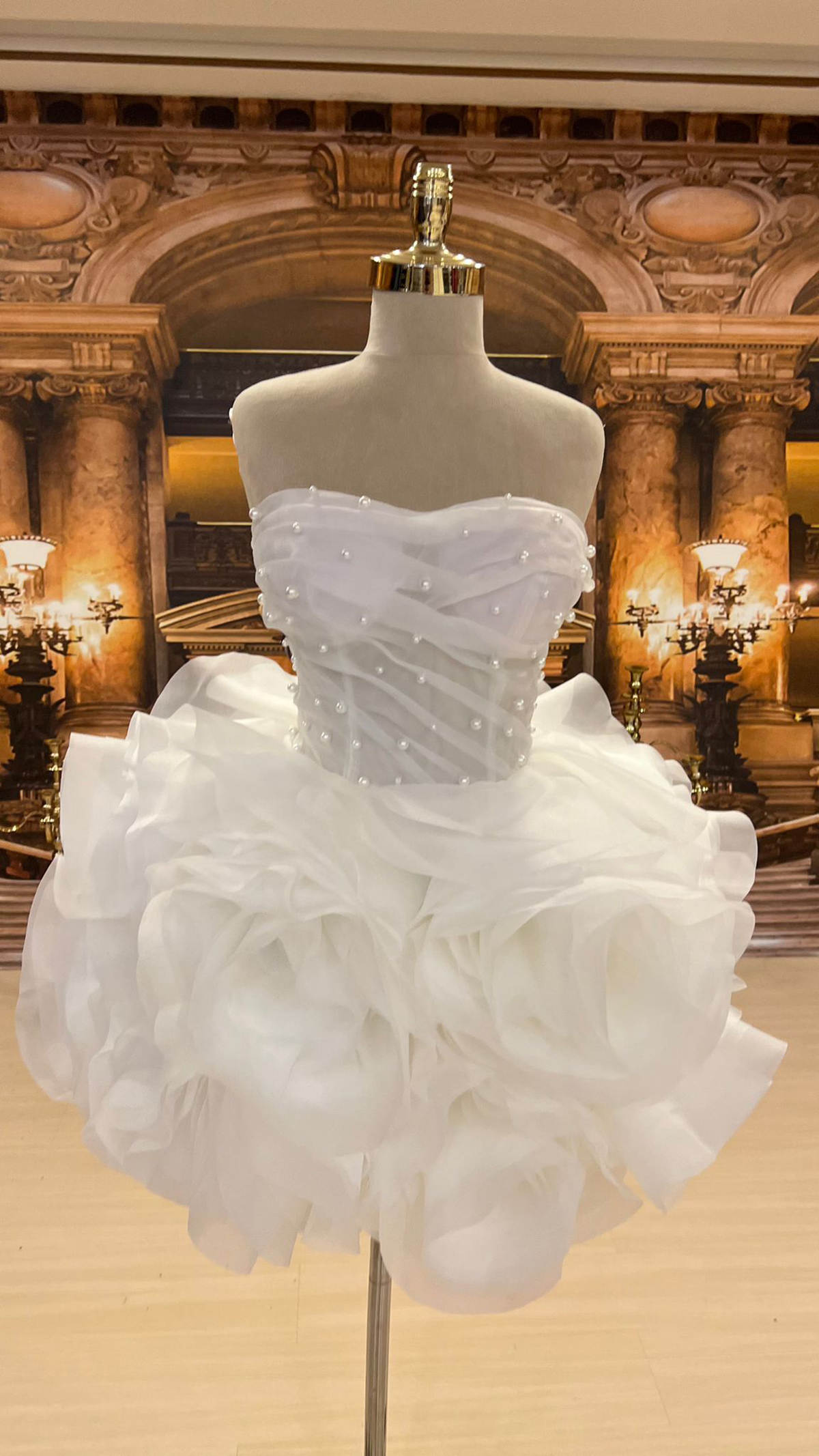 Elegant Mini Wedding Dresses Strapless Beading Tiered Train Bridal Gowns Bohemian Pearls Short Bride Dress