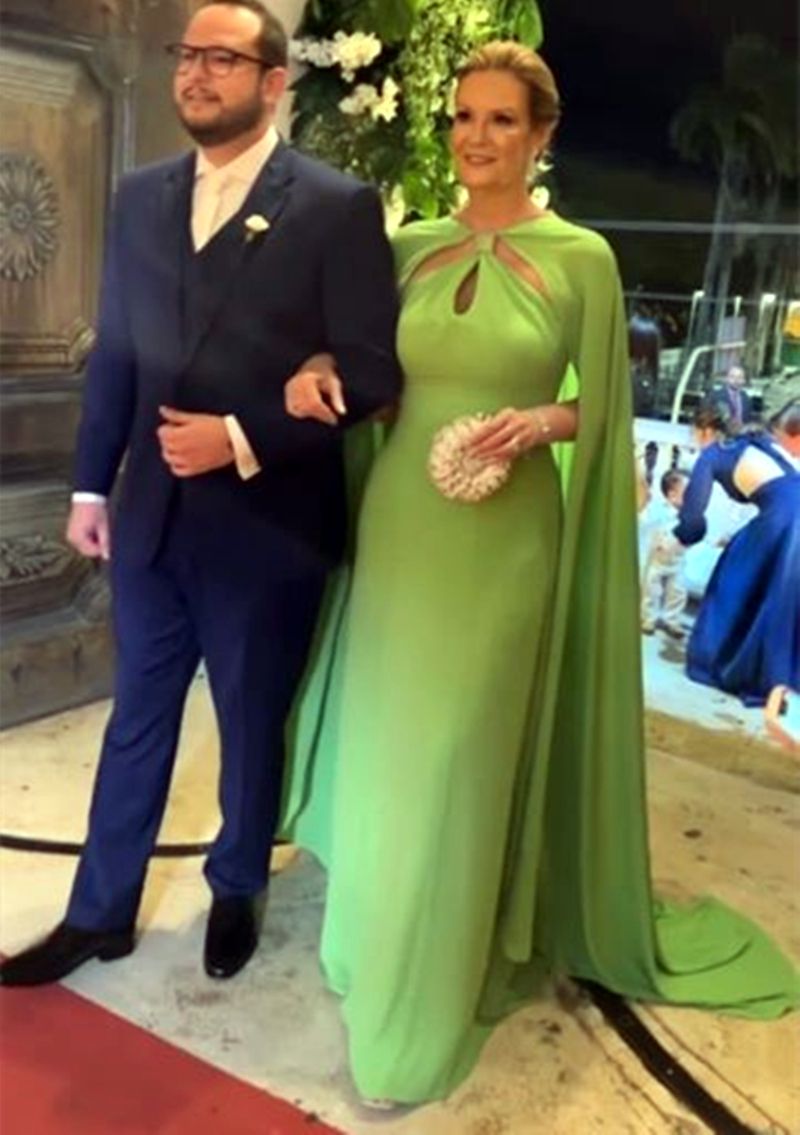 Elegant Long Chiffon Mother Of The Bride Dresses With Cape Open Back Floor Length Simple Wedding Guest Gowns Women Green Evening Formal Wear